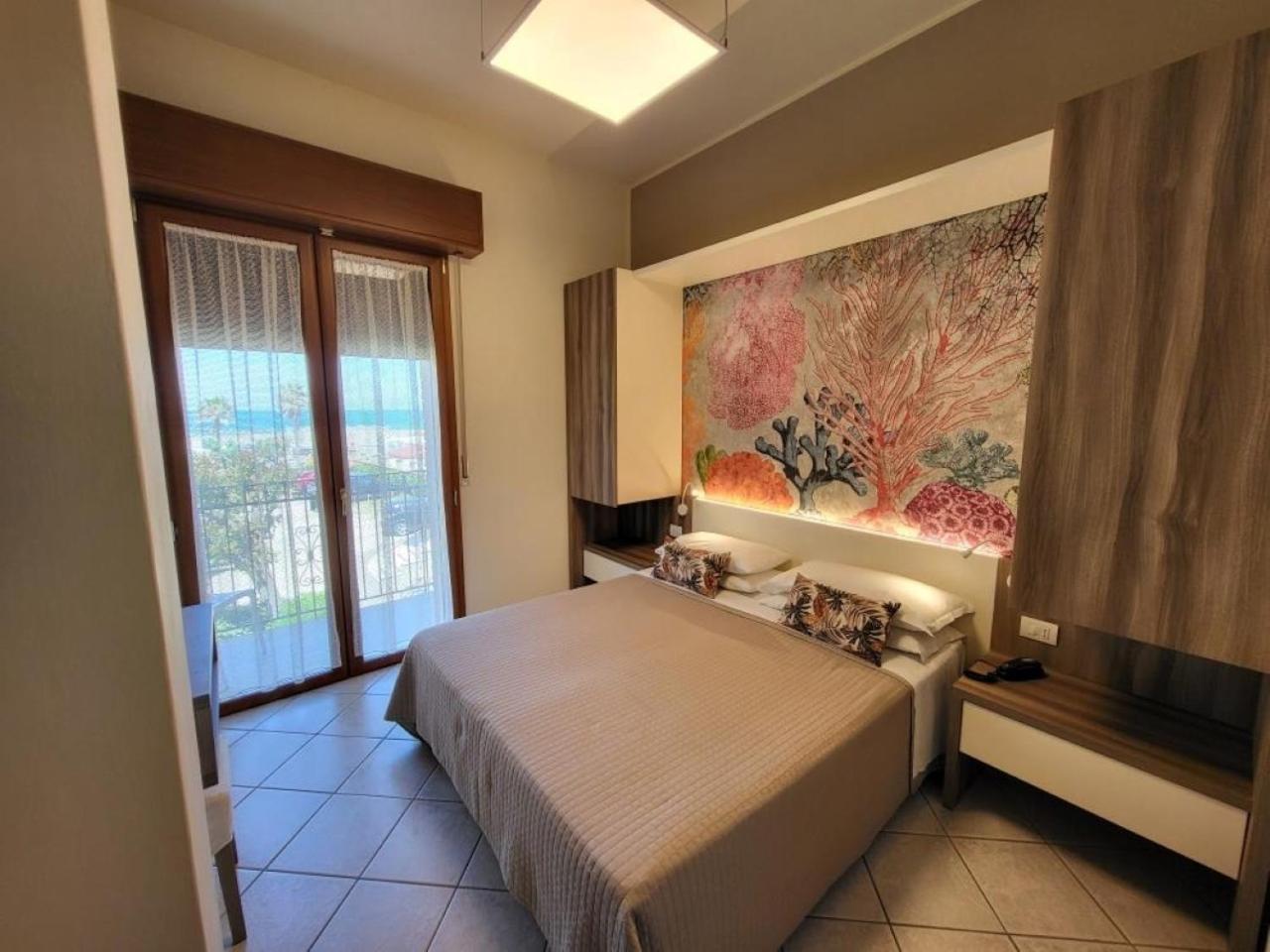 Hotel Villa Fulgida Cattolica Ngoại thất bức ảnh