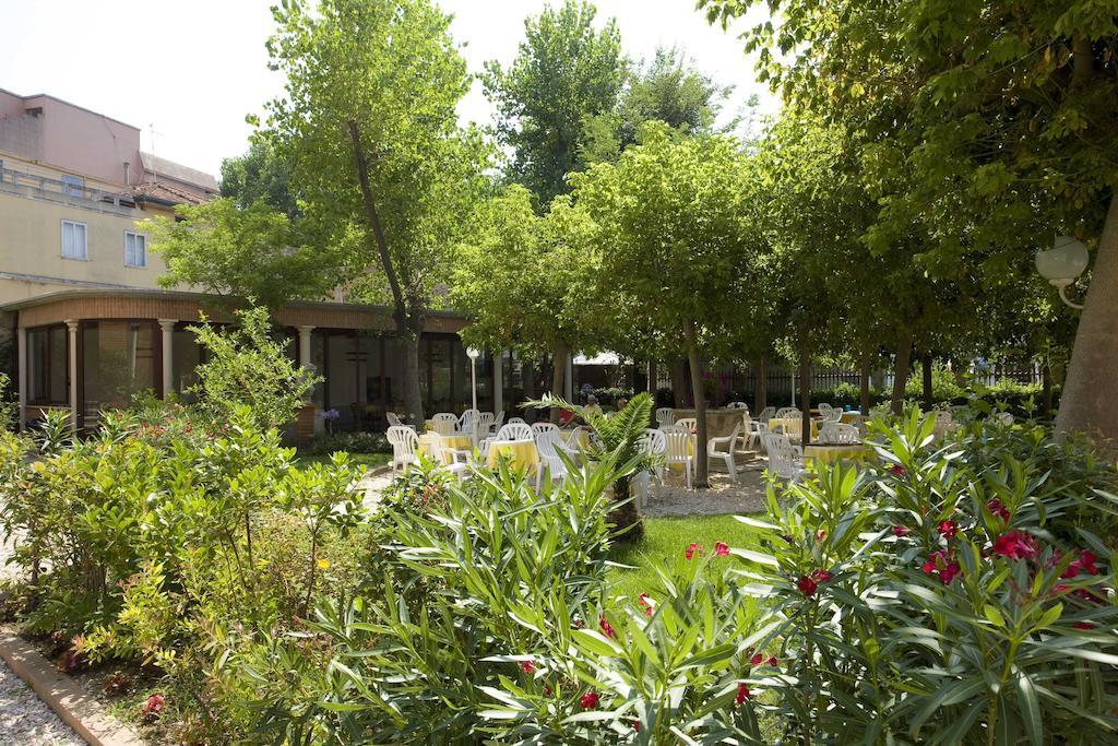 Hotel Villa Fulgida Cattolica Ngoại thất bức ảnh