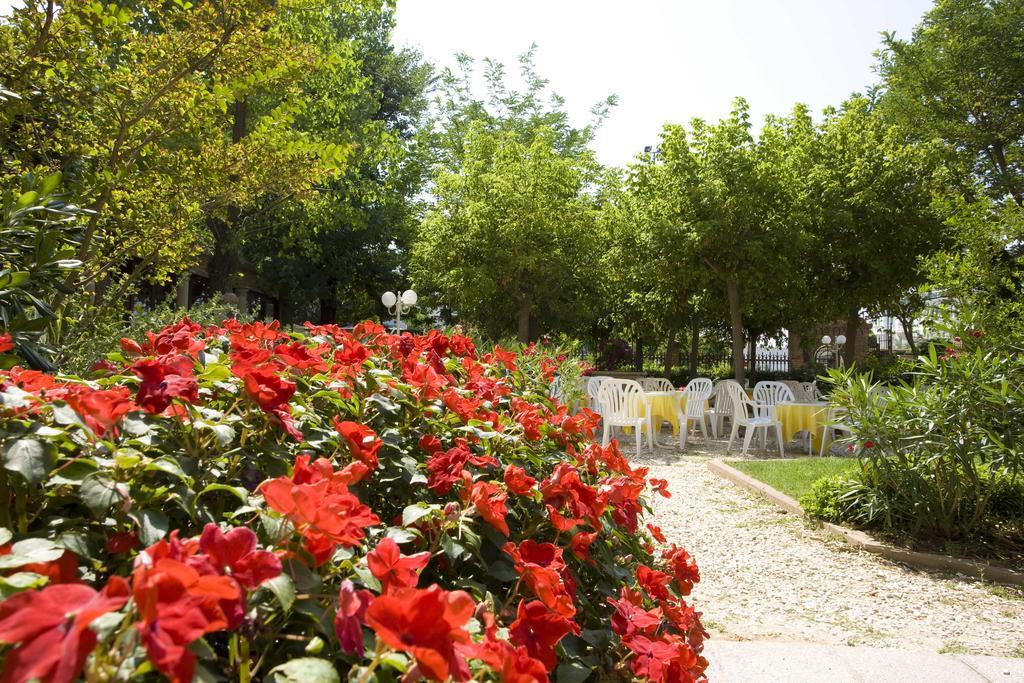 Hotel Villa Fulgida Cattolica Ngoại thất bức ảnh