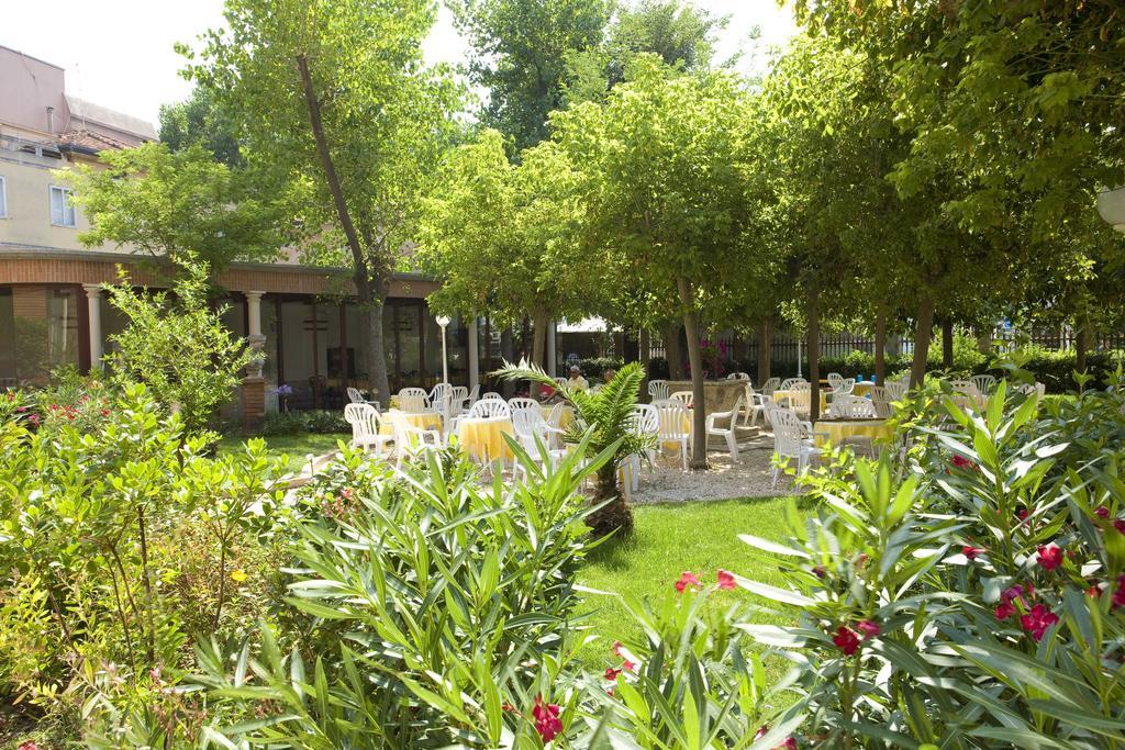 Hotel Villa Fulgida Cattolica Ngoại thất bức ảnh