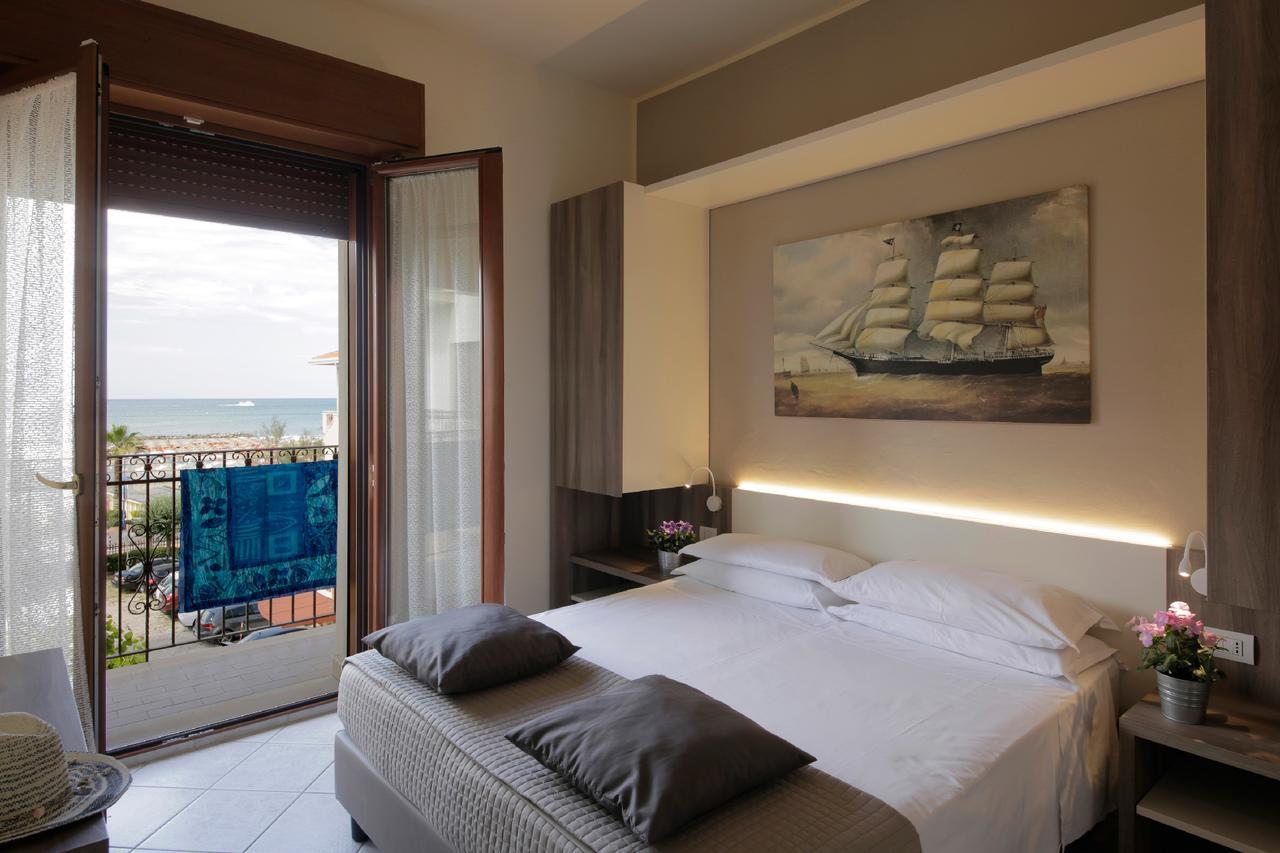 Hotel Villa Fulgida Cattolica Ngoại thất bức ảnh